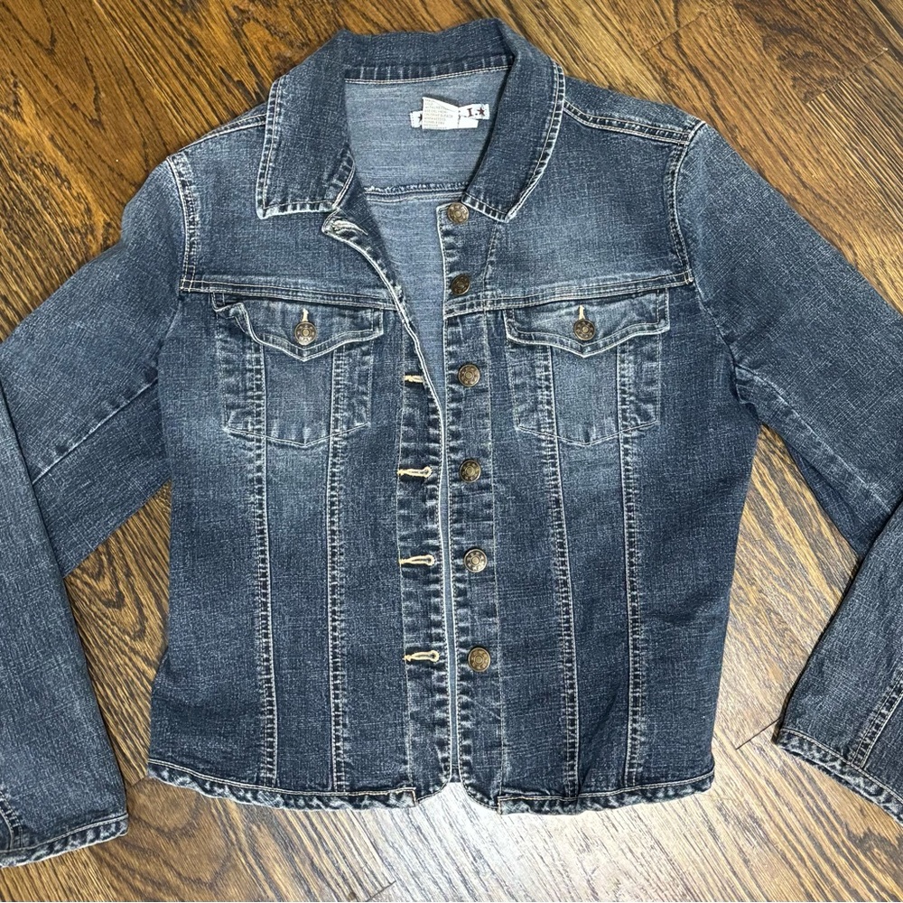 A.M.I. Blue Button Collared Jean Jacket Women's Size M Long Sleeve